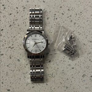 Burberry Heritage Mens Analogue Quartz Watch with Stainless Steel Bracelet BU135